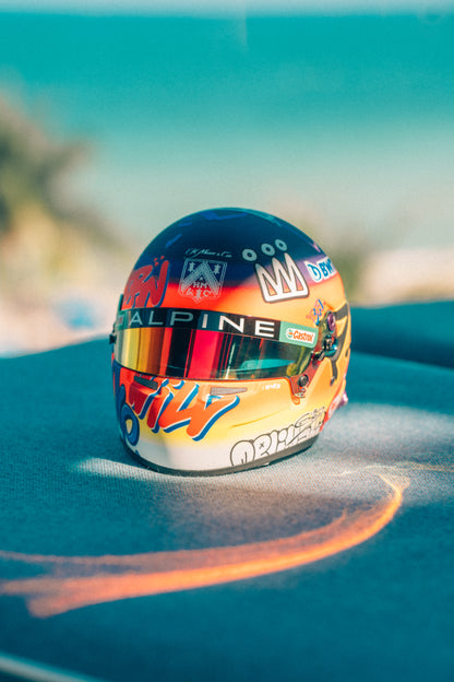 Mini-casque Esteban Ocon X Richard Orlinski édition spéciale GP de Miami 2024 à l'échelle 1:2 