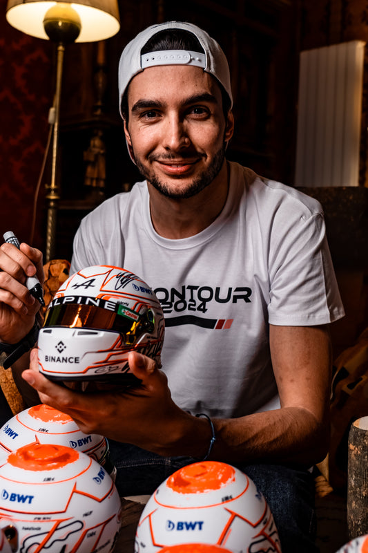 Esteban Ocon Mini casque dédicacé GP japonais 2023 à l'échelle 1:2